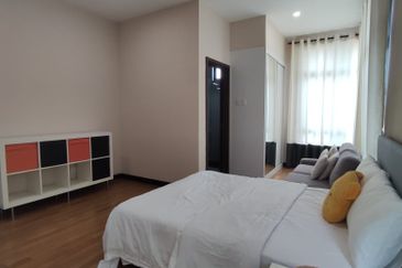 Strait View Residence Double Storey Semi-D