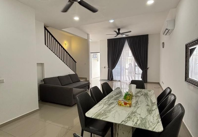 Tate Dalton @ Eco Botanic 2