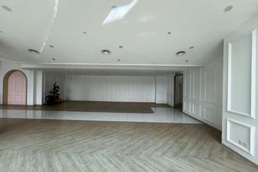 Tropicana 218 Macalister