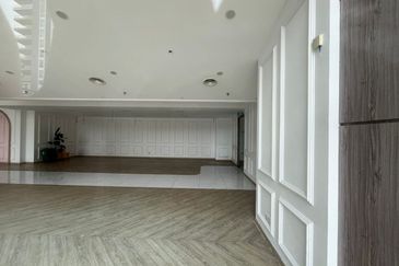 Tropicana 218 Macalister