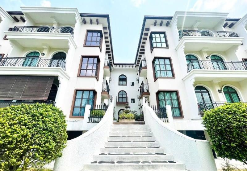 Isle of Kamares, Setia Eco Glades