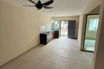 TAMAN DESA ANGGERIK (SENAWANG)