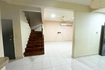 BANDAR ENSTEK (CENDRAWASIH)