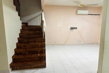 BANDAR ENSTEK (CENDRAWASIH)