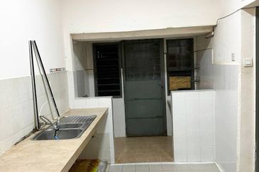 BANDAR ENSTEK (CENDRAWASIH)