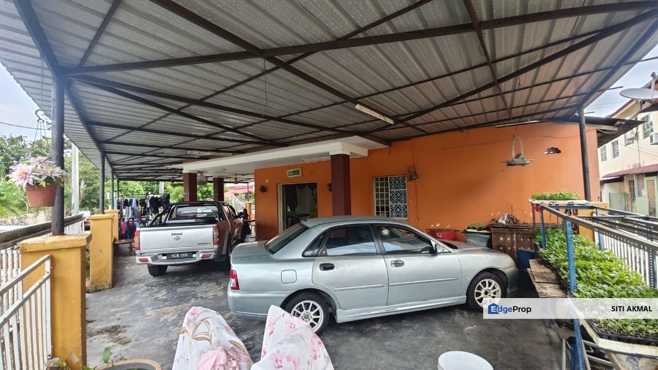 CORNERLOT  TERES 2 TINGKAT TAMAN ANGSANA SIKAMAT, NEGERI SEMBILAN, Negeri Sembilan, Seremban