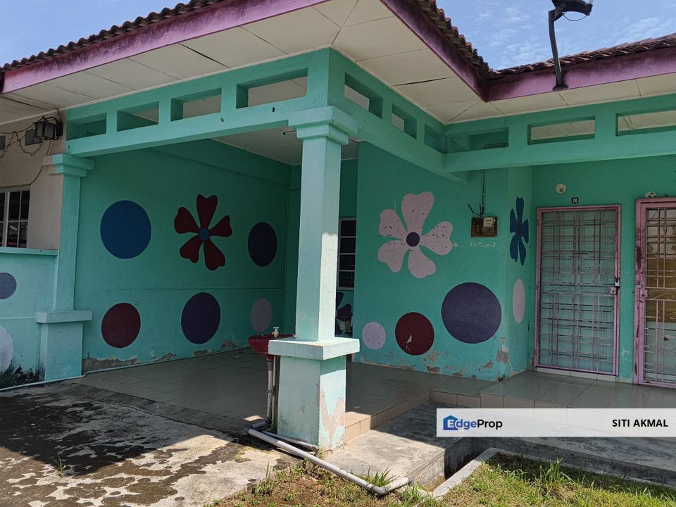 🏡 𝐅𝐎𝐑 𝐒𝐀𝐋𝐄 – 𝐒𝐄𝐌𝐈 𝐃 𝐂𝐎𝐑𝐍𝐄𝐑 (𝐒𝐈𝐍𝐆𝐋𝐄 𝐒𝐓𝐎𝐑𝐄𝐘)📍 Taman Cembong Utama, Rembau, Negeri Sembilan, Negeri Sembilan, Rembau