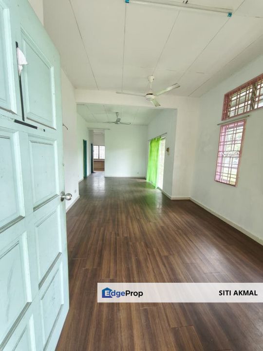 🏡 𝐅𝐎𝐑 𝐒𝐀𝐋𝐄 – 𝐒𝐄𝐌𝐈 𝐃 𝐂𝐎𝐑𝐍𝐄𝐑 (𝐒𝐈𝐍𝐆𝐋𝐄 𝐒𝐓𝐎𝐑𝐄𝐘)📍 Taman Cembong Utama, Rembau, Negeri Sembilan, Negeri Sembilan, Rembau