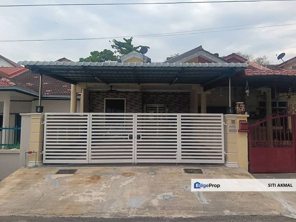 Fully Renovated Single Storey Taman Semarak 2, Nilai, Negeri Sembilan, Nilai