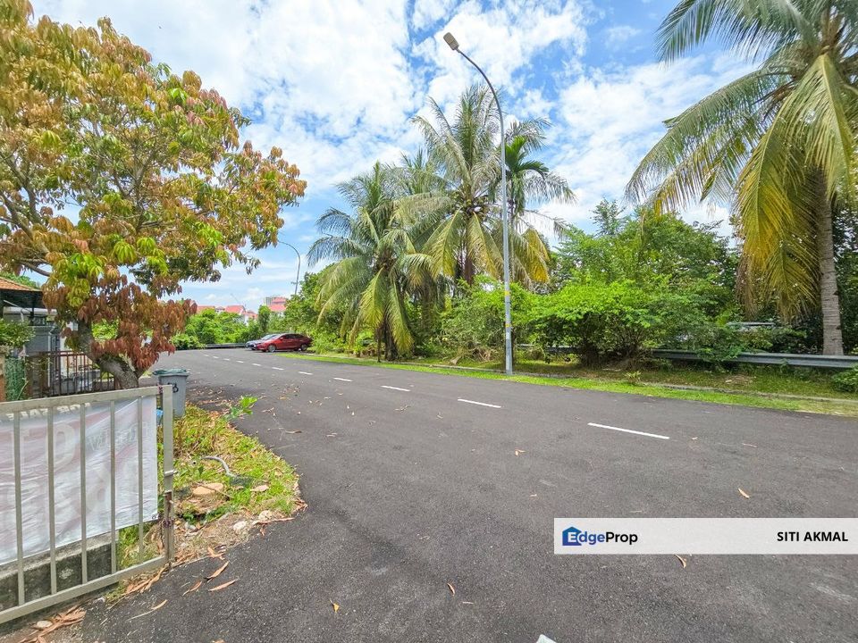 FACING OPEN | Single Storey Intermediate Jalan Cenderawasih Bandar Enstek, Negeri Sembilan, Seremban