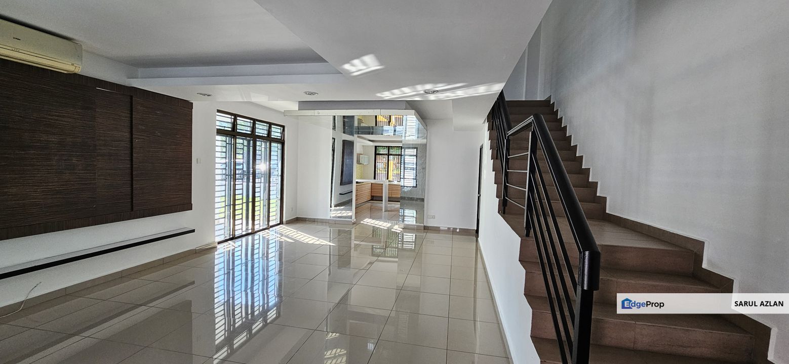 bandar dato onn coner lot double storey for sale, Johor, Johor Bahru