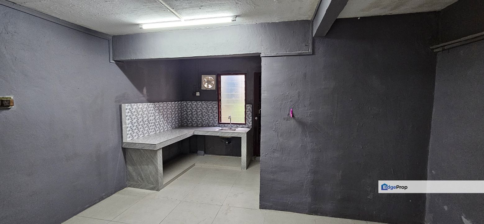 Taman bukit tiram jalan panti double Story for sale, Johor, Ulu Tiram