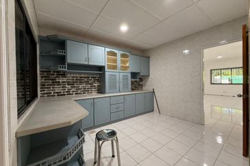 Kuching 6th Mile Double Storey Terrace Intermediate at Taman Sarmax for Rent 