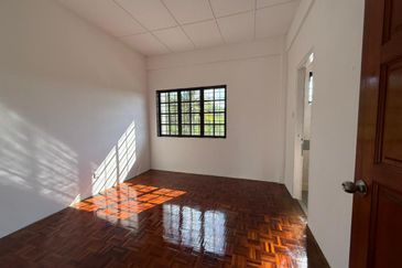 Kuching 6th Mile Double Storey Terrace Intermediate at Taman Sarmax for Rent 