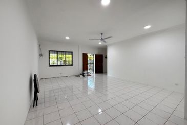 Kuching 6th Mile Double Storey Terrace Intermediate at Taman Sarmax for Rent 