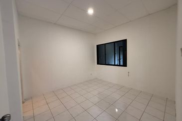 Kuching 6th Mile Double Storey Terrace Intermediate at Taman Sarmax for Rent 