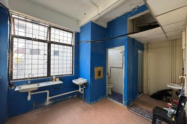 Kuching Jalan Nanas Shoplot for Rent Opposite Sjk Chung Hwa 4