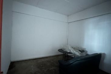 KUCHING HUI SING OFFICE  2ND FLOOR  FOR RENT PRIME AREA 