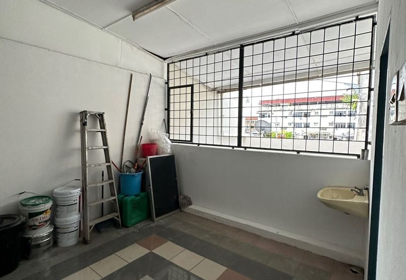 KUCHING HUI SING OFFICE  2ND FLOOR  FOR RENT PRIME AREA 