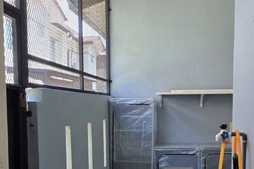 Facing Open Renovated Double Storey Taman Puncak Saujana Kajang For Sale