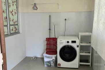 Facing Open Renovated Double Storey Taman Puncak Saujana Kajang For Sale