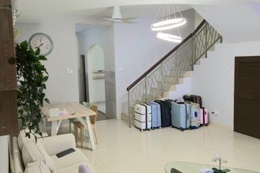 Facing Open Renovated Double Storey Taman Puncak Saujana Kajang For Sale