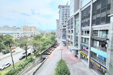 Q Avenue, Queensville