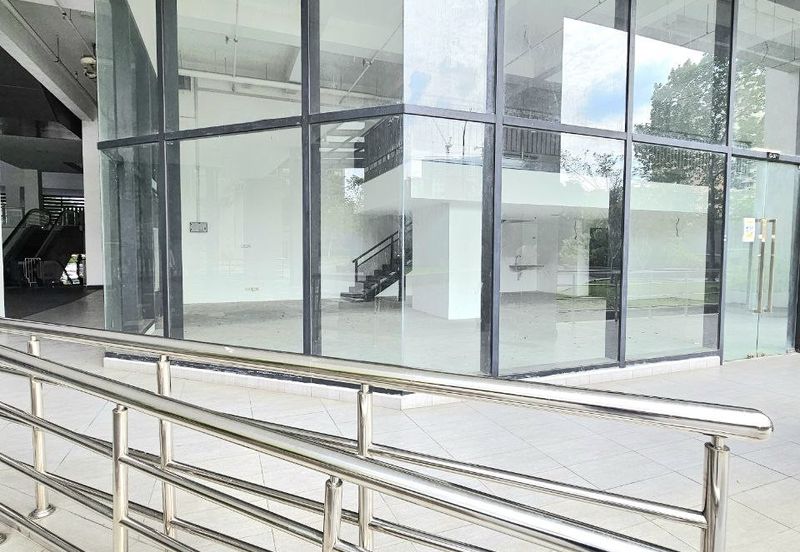 Q Avenue, Queensville