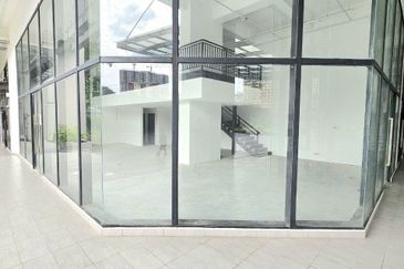 Q Avenue, Queensville