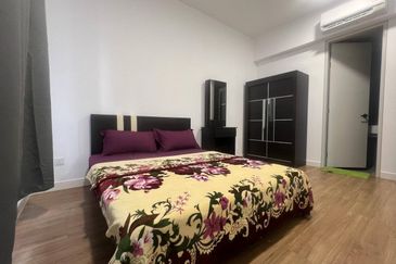 THE PULSE RESIDENCE & THE PULSE