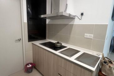 THE PULSE RESIDENCE & THE PULSE