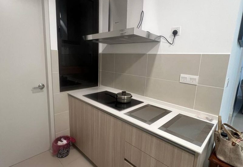 THE PULSE RESIDENCE & THE PULSE