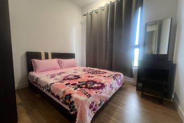 THE PULSE RESIDENCE & THE PULSE