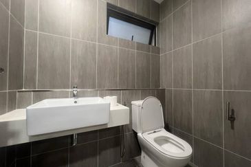 THE PULSE RESIDENCE & THE PULSE