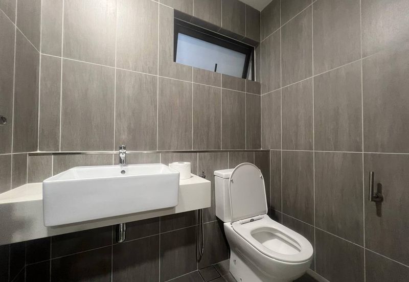 THE PULSE RESIDENCE & THE PULSE