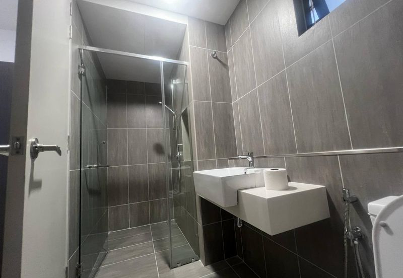 THE PULSE RESIDENCE & THE PULSE