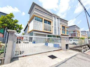 Good Location 4 Storey Warehouse In Semenyih For Rent for Rental @RM12 ...