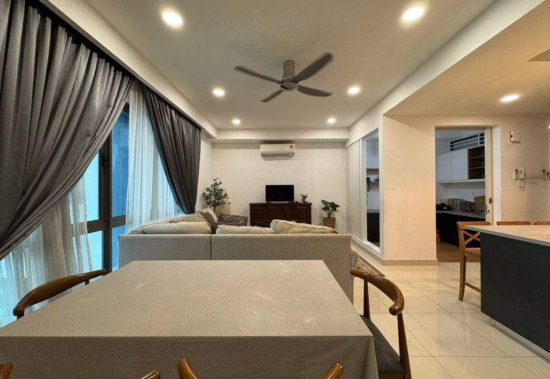 Lake Point Residence