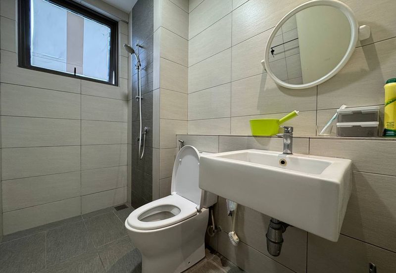 Lake Point Residence