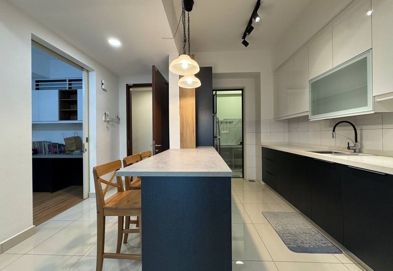 Lake Point Residence