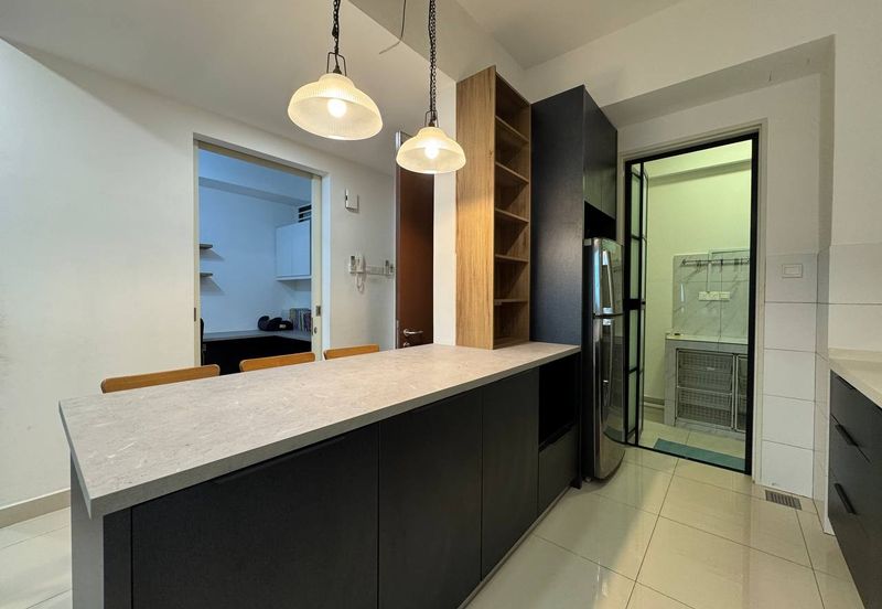 Lake Point Residence