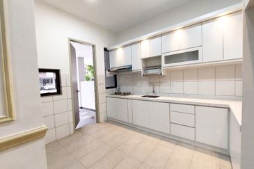 Setia Warisan Tropika (Belladonna)