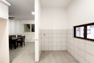 Setia Warisan Tropika (Belladonna)