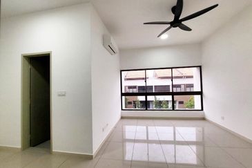 Setia Warisan Tropika (Belladonna)