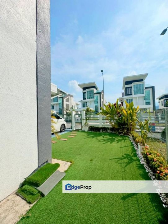 Renovated & Fully Furnished 2.5 storey bungalow Laman Puteri Sikamat Seremban for sale, Negeri Sembilan, Seremban