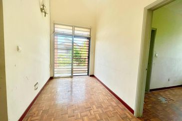 BANDAR ENSTEK (CENDRAWASIH)