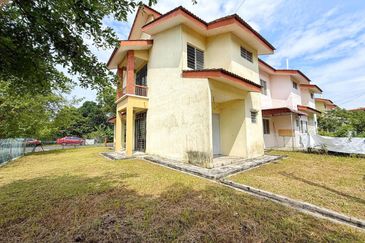 BANDAR ENSTEK (CENDRAWASIH)