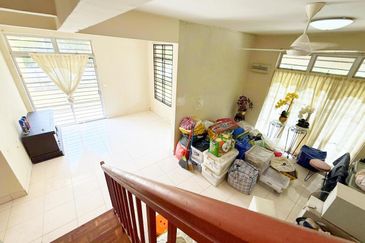 BANDAR ENSTEK (CENDRAWASIH)