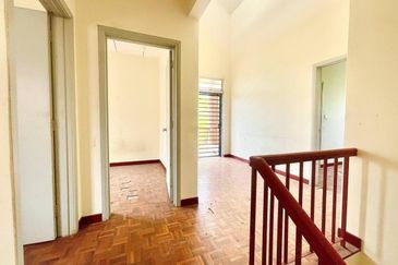 BANDAR ENSTEK (CENDRAWASIH)