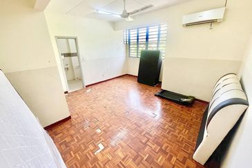 BANDAR ENSTEK (CENDRAWASIH)